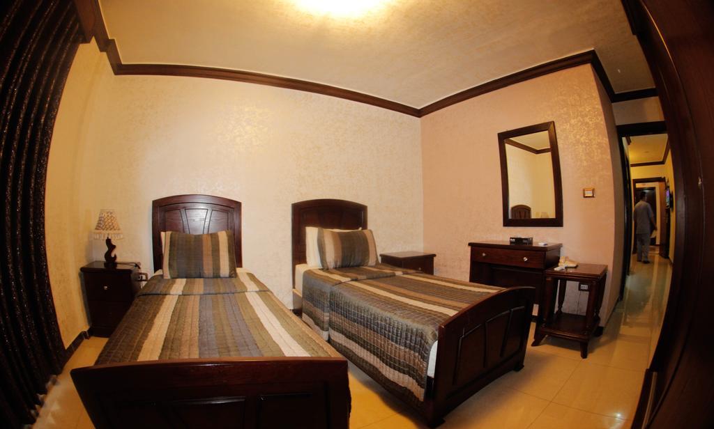 Nahas Plaza Aparthotel Irbid Szoba fotó